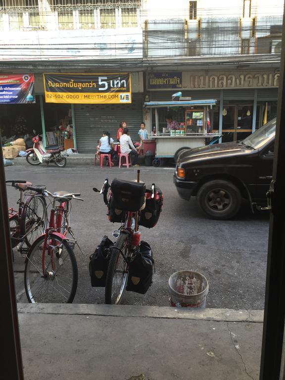 Hometown Hostel Samut Songkhram Exterior foto